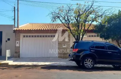 Casa (térrea na rua) 4 dormitórios/suite, cozinha planejada