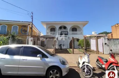 Casa (sobrado na  rua) 4 dormitórios/suite, cozinha planejada