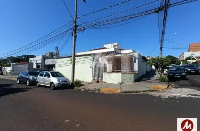 Casa (térrea na rua) 3 dormitórios/suite, cozinha planejada