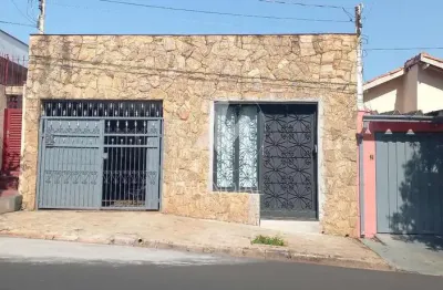 Casa (térrea na rua) 2 dormitórios, cozinha planejada, elevador