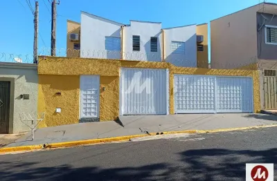 Casa (sobrado na  rua) 27 dormitórios/suite, cozinha planejada