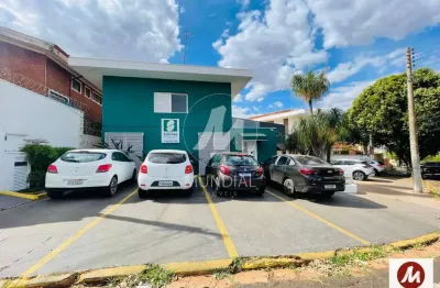 Casa (térrea na rua) 3 dormitórios/suite, cozinha planejada