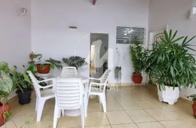 Casa (térrea na rua) 3 dormitórios/suite, cozinha planejada