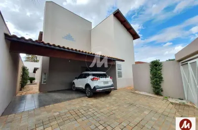 Casa (sobrado na  rua) 3 dormitórios/suite, cozinha planejada