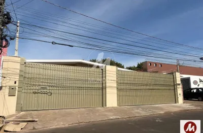 Casa (térrea na rua) 3 dormitórios/suite, cozinha planejada