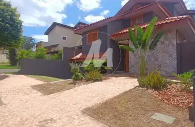 Casa (térrea em condominio) 4 dormitórios/suite, cozinha planejada, portaria 24 horas, elevador, em condomínio fechado