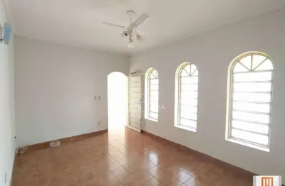 Casa (térrea na rua) 2 dormitórios, cozinha planejada