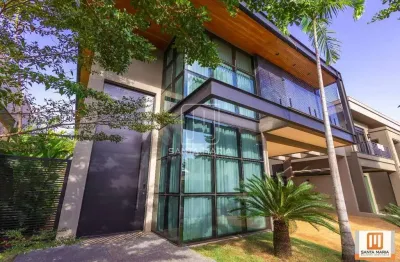 Casa (sobrado em condominio) 4 dormitórios/suite, cozinha planejada, portaria 24hs, em condomínio fechado