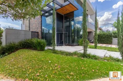 Casa (sobrado em condominio) 3 dormitórios/suite, cozinha planejada, portaria 24hs, lazer, espaço gourmet, salão de festa, salão de jogos, em condomínio fechado
