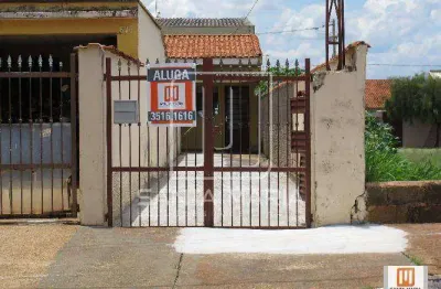 Casa (casa de fundos) 1 dormitórios, cozinha planejada