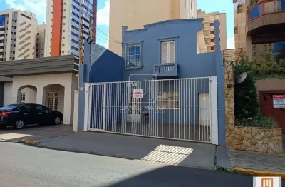 Casa (térrea na rua) 3 dormitórios, cozinha planejada