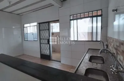 Casa com 3 quartos para alugar na Rua Araticum, Gávea 2, Vespasiano