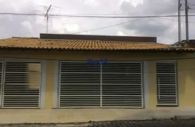 Casa com 3 quartos à venda na Vila São Francisco, Suzano  por R$ 700.000