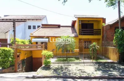 Casa 04 dormitórios, 02 suítes, living 02 ambientes