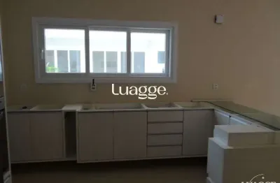Casa para venda - 305m², 3 dormitórios, sendo 3 suites, 4 vagas - nonoai