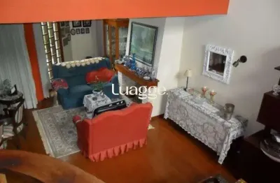 Casa para venda - 290m², 3 dormitórios, sendo 1 suites, 3 vagas - nonoai