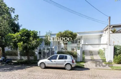 Casa com 3 quartos à venda na Rua José Antônio Aranha, 311, Três Figueiras, Porto Alegre