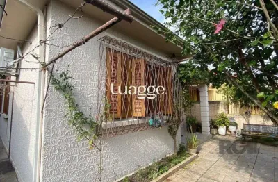 Casa com 3 quartos à venda na Rua Dona Firmina, 806, Vila São José, Porto Alegre