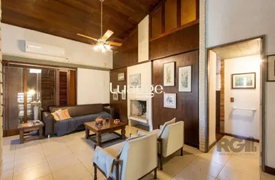 Casa com 3 quartos à venda na Rua Cariri, 285, Vila Assunção, Porto Alegre