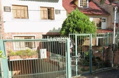 Ótima casa com 3 dormitórios, no bairro ipanema, zona sul de porto alegre, rs.