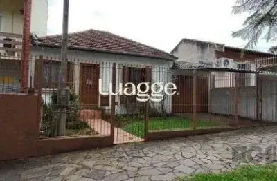 Casa com 3 quartos à venda na Avenida São Sebastião, 296, Nonoai, Porto Alegre