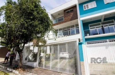 Casa para venda - 300m², 3 dormitórios, sendo 1 suites, 4 vagas - teresópolis