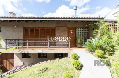 Casa com 3 quartos à venda na Rua Eurico Lara, 336, Medianeira, Porto Alegre
