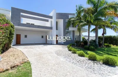 Casa no condomínio terra ville , com aproximadamente 450m quadrados.