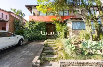 Excelente casa em condominio fechado com 440,60m dormitórios, sendo 2 suítess