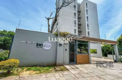 Apartamento de 2 dormitórios, living, cozinha planejada, área de serviço, banheiro social e 1 vaga de garagem escriturada.