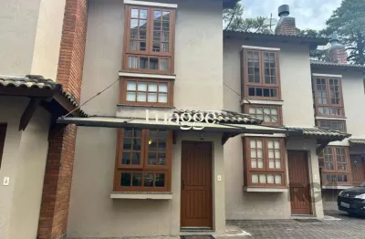 Sobrado de alvenaria em condominio no bairro nobre de gramado