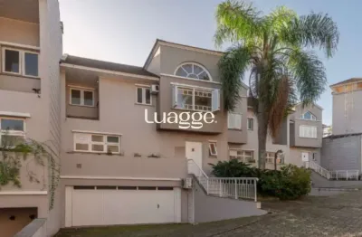 Casa ampla em condomínio com acesso ao rio – 3 dormitórios e excelente infraestrutura