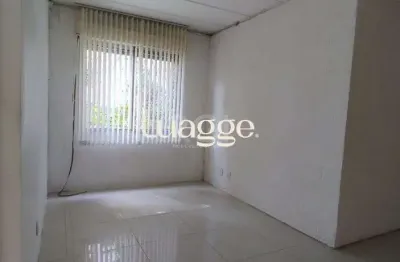 Apartamento com 3 dormitórios, 1 banheiro social e 1 vaga/box
