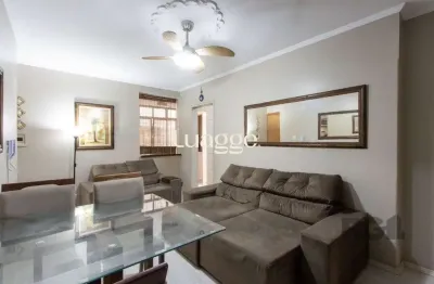 Apartamento com 70m² de área privativa, possui 3 dormitórios, sala para 2 ambientes, banheiro social, cozinha com móveis planejados e área de serviço.