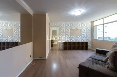 Apartamento de 02 dormitórios com móveis e roupeiros planejados