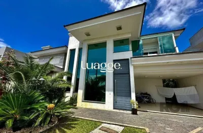 Casa em condominio com tres dormitórios tres suites