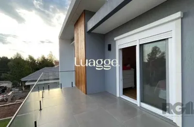 Linda casa ampla com 3 suítes construída recentemente em condomínio no bairro nobre de gramado