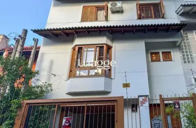 Excelente casa com 214m² privativos na rua dona paulina - bairro tristeza!