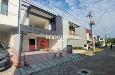 Casa em condomínio fechado pateo verde, 3 suítes sendo 1 master com sacada e 2 vagas de garagem