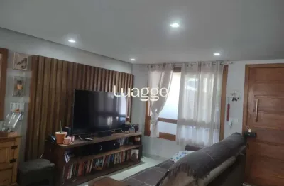Casa de condomínio, 3 quartos, 1 suíte, piscina e 2 vagas de garagem;