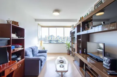 Apartamento de 2 dormitórios, na zona sul de porto alegre, semi-mobiliado, churrasqueira e box escriturado.