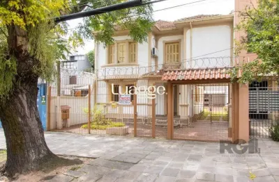 Casa com 6 quartos para alugar na Rua Barão do Triunfo, 500, Menino Deus, Porto Alegre