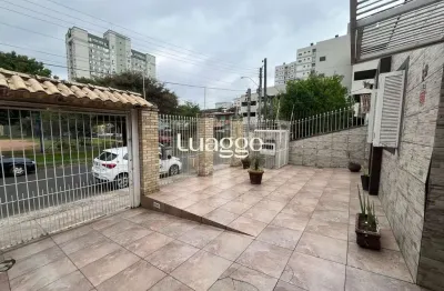 Duas casas no mesmo terreno – conforto, espaço e excelente localização!