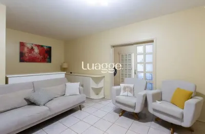Casa mobiliada com piscina e salão de festas – excelente localização!