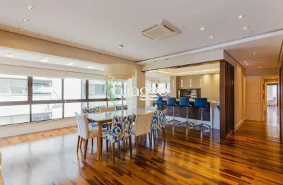 Apartamento mobiliado com 222 m² privativos, no bairro bela vista