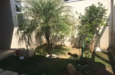 2 casas, ao lado da al. lucas, serve residencial e ou comercial.