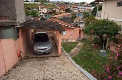 Casa com amplo terreno, próximo a saída para a fernão dias.