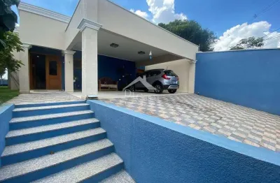 Casa térrea em atibaia com 3 suítes - lazer com piscina e pomar