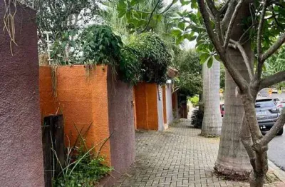 Casa para locação comercial junto a lucas, ponto nobre!