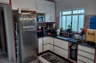 Casa aconchegante com área gourmet e suíte com closet- atibaia
